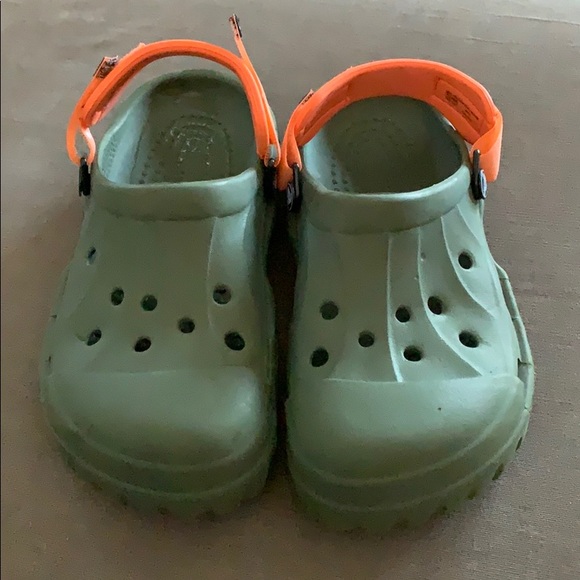 crocs with velcro strap